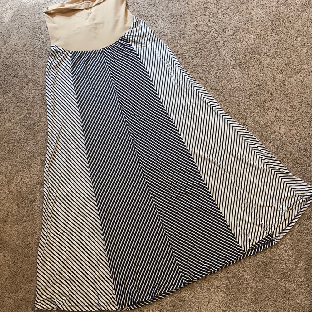 EUC A Pea in the Pod Maternity Maxi Skirt, M